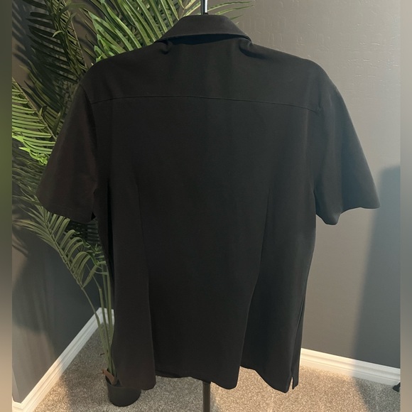 NEW: H&M- Men's Short Sleeve Button-Down: - Picture 2 of 4